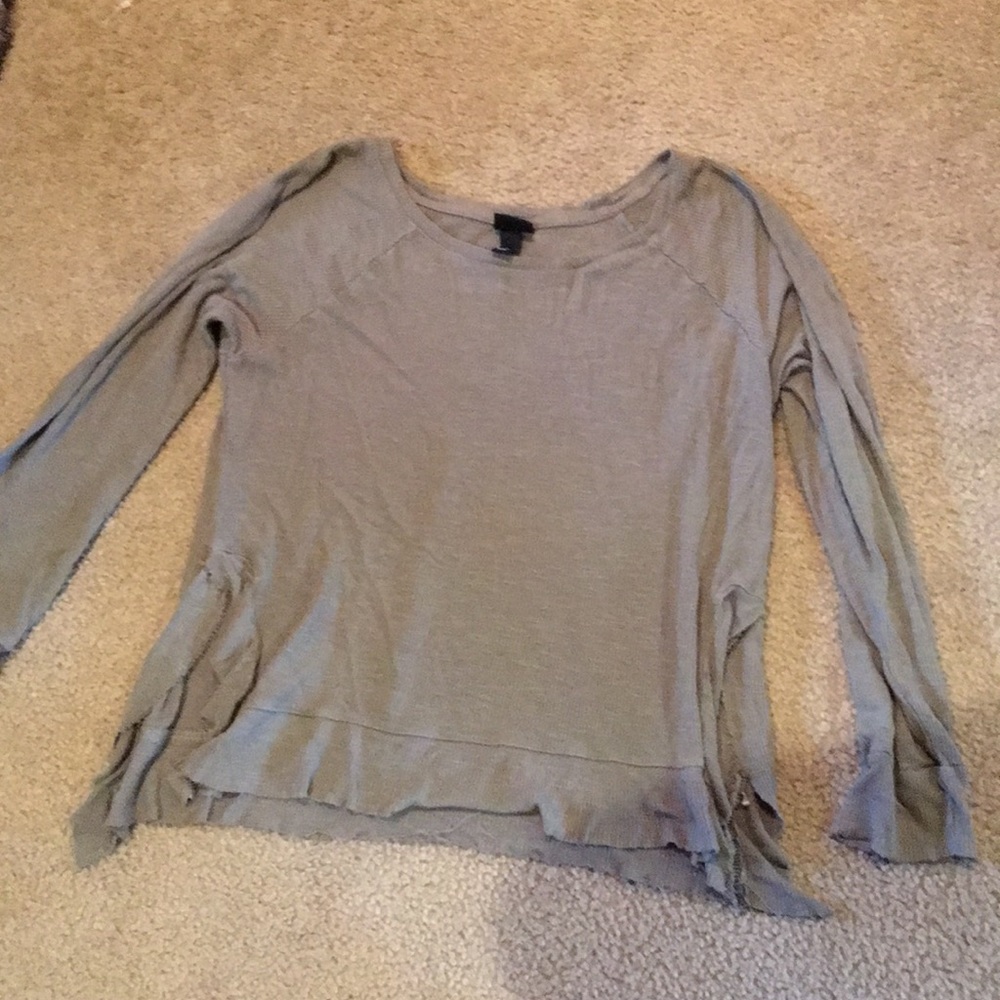 green long sleeved shirt